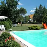 펜션 Mit Pool Bis 20 Personen Con Piscina Fino A 20 Persone 우르비노