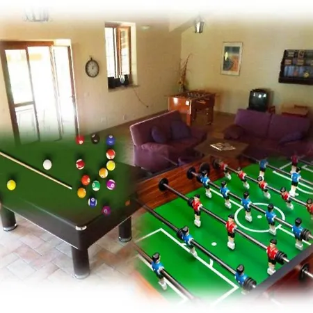 Mit Pool Bis 20 Personen Con Piscina Fino A 20 Persone Урбино